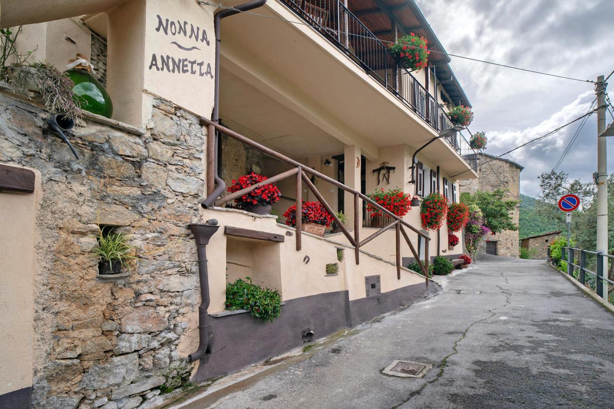 Agriturismo U' Spigu Nonna Annetta Nasino Bagian luar foto